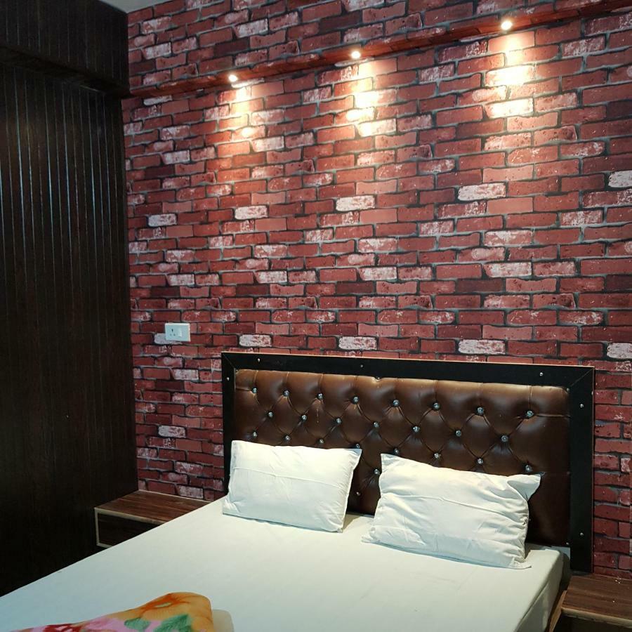 Hotel Varanasi Ganges Exterior photo
