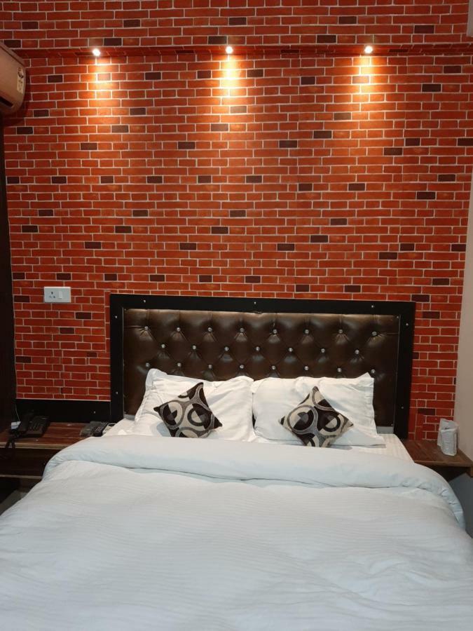 Hotel Varanasi Ganges Exterior photo