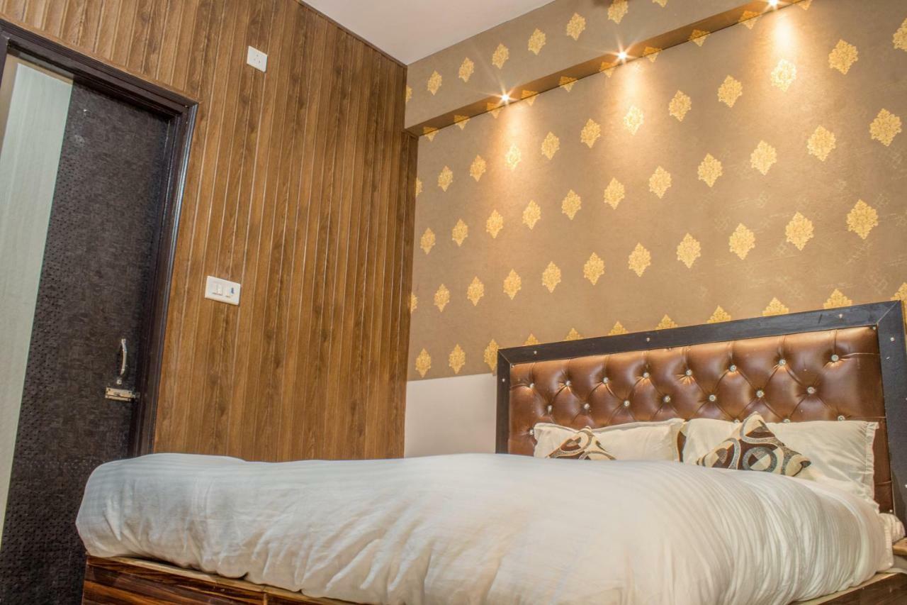 Hotel Varanasi Ganges Exterior photo